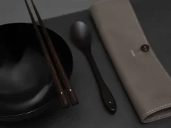 ORYOKI Besteck Set mit Essstäbchen, Löffel und Leder-Tasche