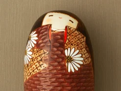 ORYOKI Kokeshi: Holzpuppe Hanakoromo