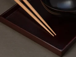 ORYOKI Serviertablett Urushi aka tamenuri
